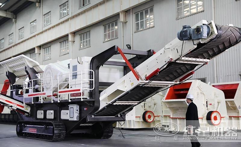 巖石粗碎移動破碎機，履帶液壓驅(qū)動，移動靈活