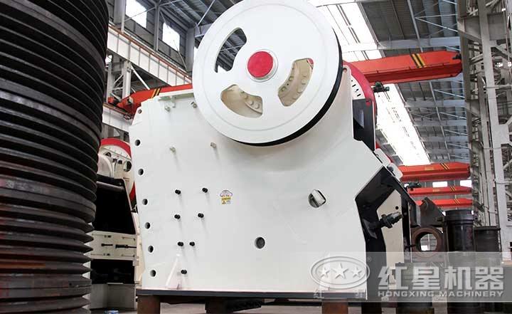 PE顎式破碎機產量1-2200t/h，排料口10-350mm