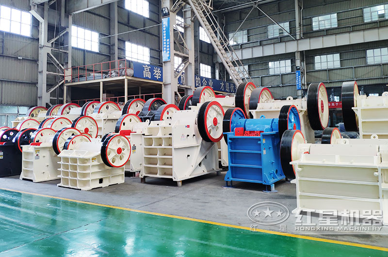 鄂式破碎機實拍，粗碎力度強