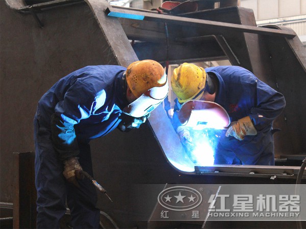 錘式破碎機(jī)匠心做工，質(zhì)量保證