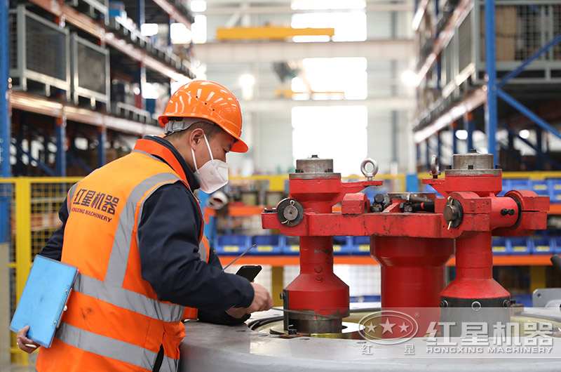 紅星廠區工作人員